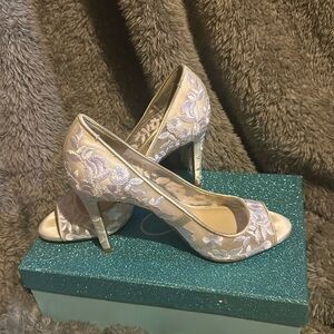 Betsy Johnson lace heels